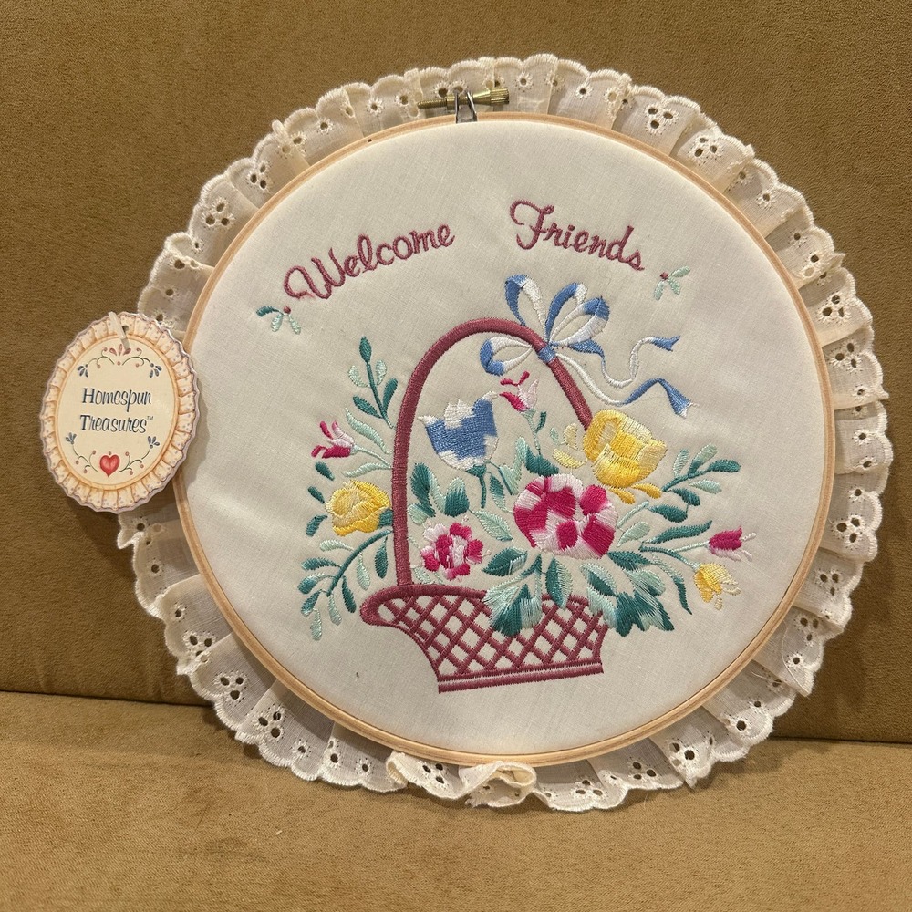 Vintage Welcome Friends Russ Embroidery Hoop Homespun Treasures Style 7432